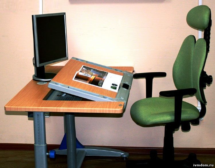 Детский письменный стол Kinder-Ergo и Подростковое компьютерное кресло Teenager DR-7900